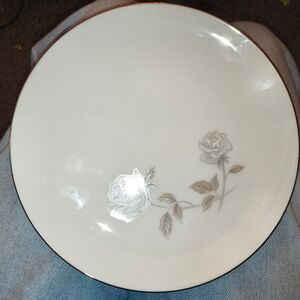 Noritake White and Gray Floral Dinner Plate